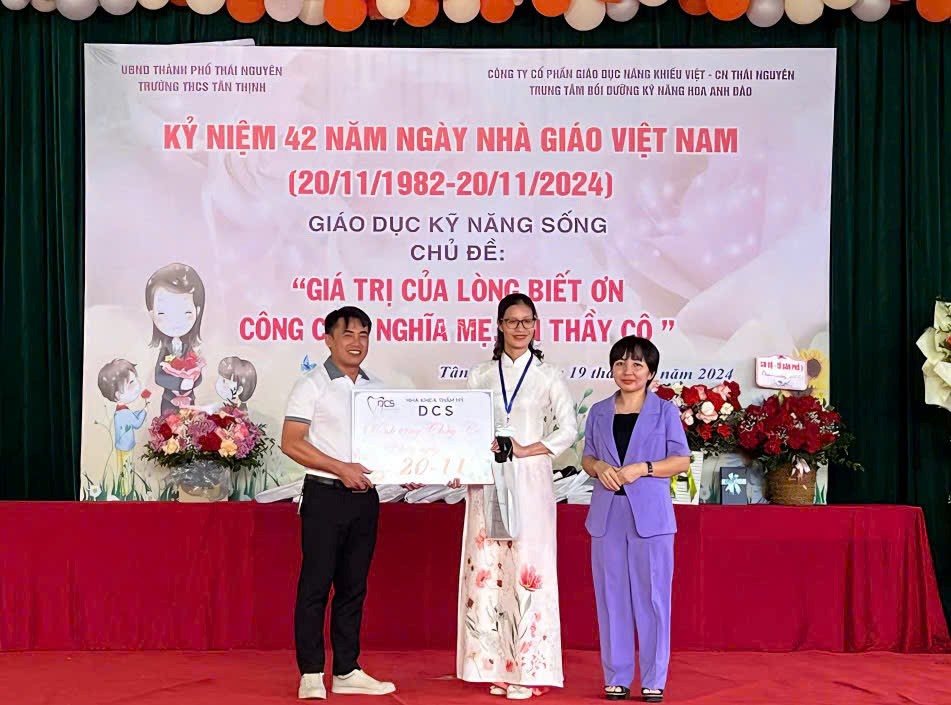 BS Vũ Trọng Quỳnh và BS Đàm Thu Trang – CEO Nha khoa Thẩm mỹ DCS: Đồng hành cùng học sinh nghèo vượt khó- Ảnh 6.