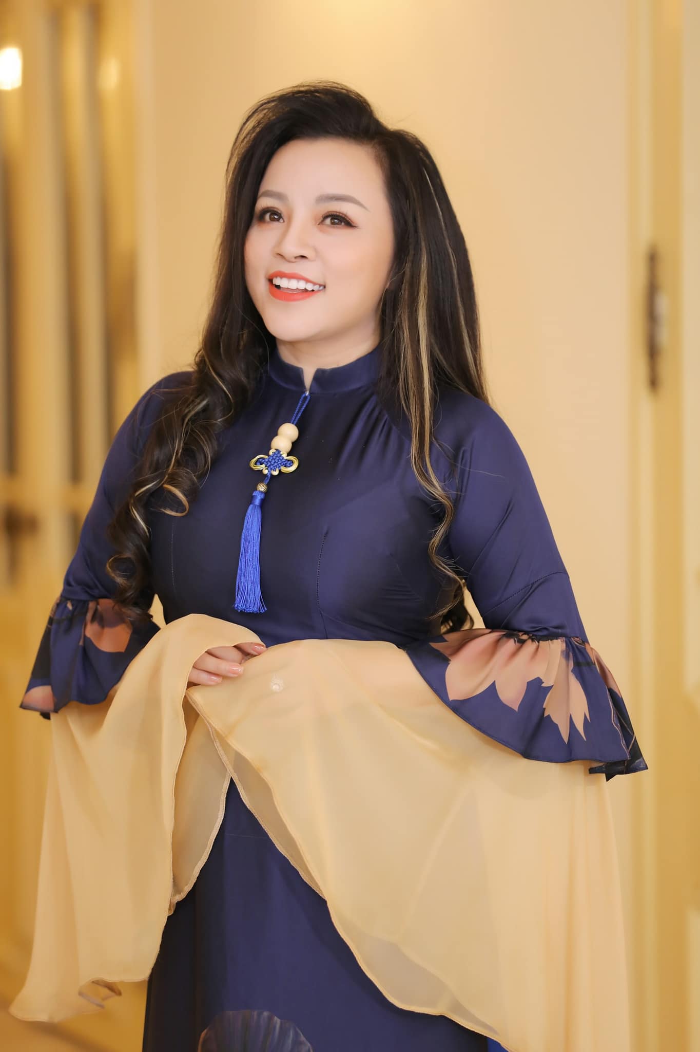 Nữ NSƯT nổi tiếng với dòng nhạc đỏ: Làm mẹ đơn thân, có cuộc sống bình dị- Ảnh 1. Nữ NSƯT nổi tiếng với dòng nhạc đỏ: Làm mẹ đơn thân, có cuộc sống bình dị- Ảnh 1.