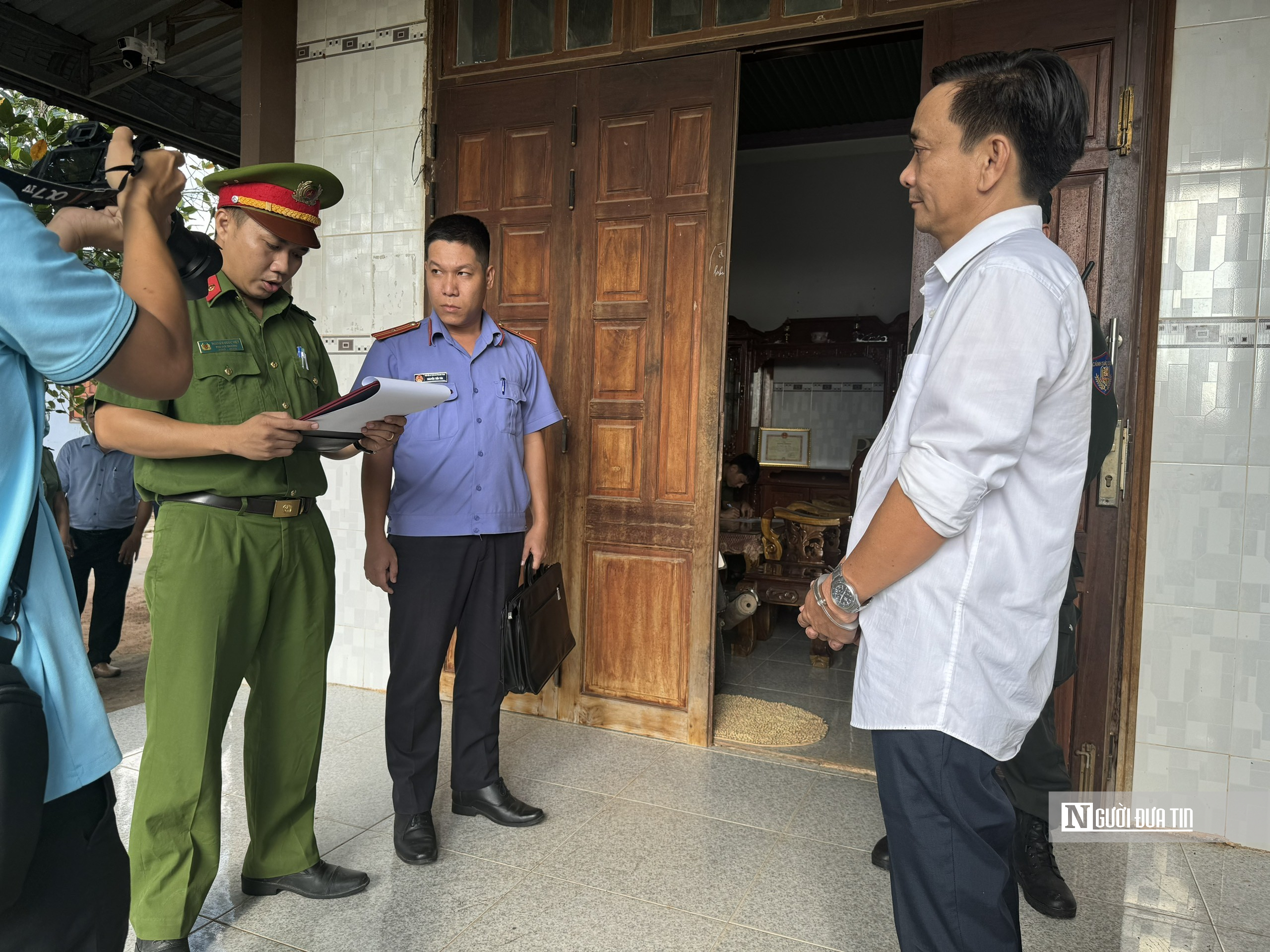 Bình Thuận: Cách thức “bảo kê” của nhóm cán bộ xã cho "ông trùm" khai thác cát trái phép- Ảnh 1.