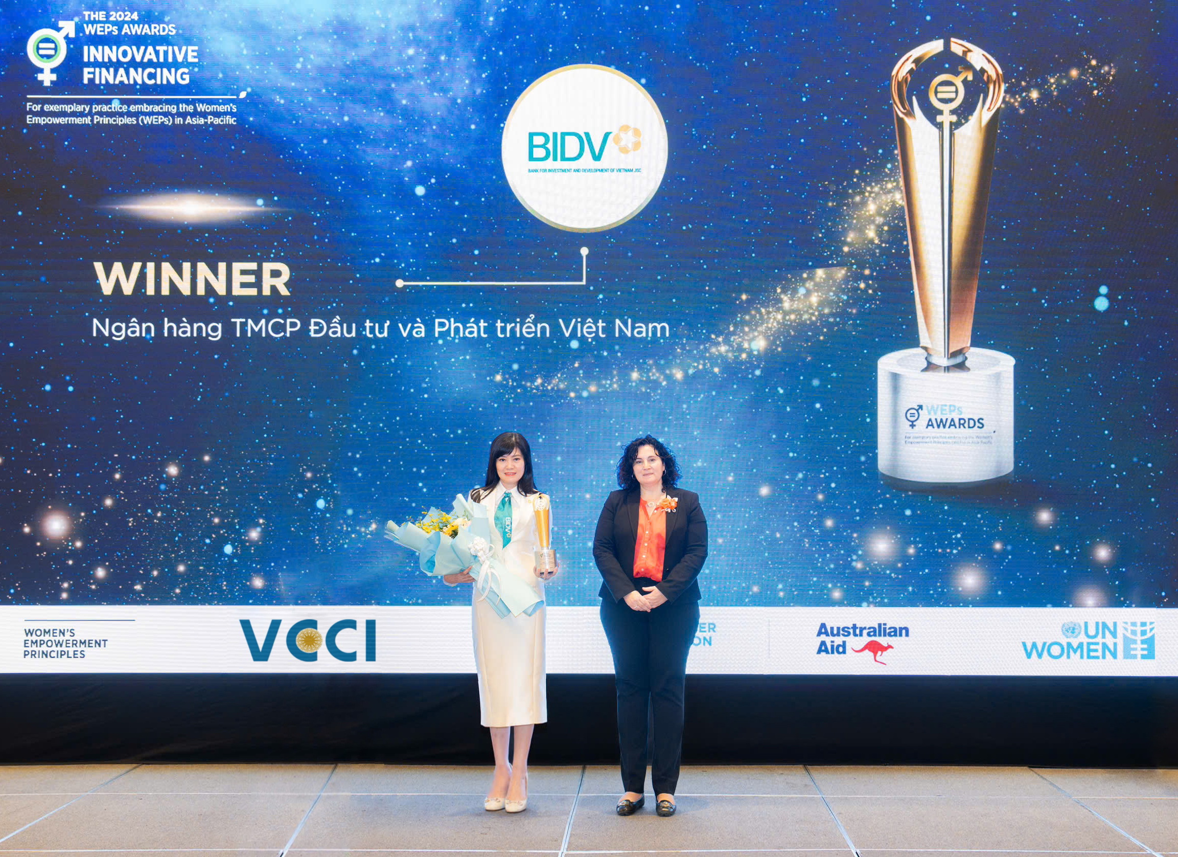 Ngân hàng Việt Nam đầu tiên nhận giải thưởng “Đầu tư sáng tạo bình đẳng giới”- Ảnh 1.