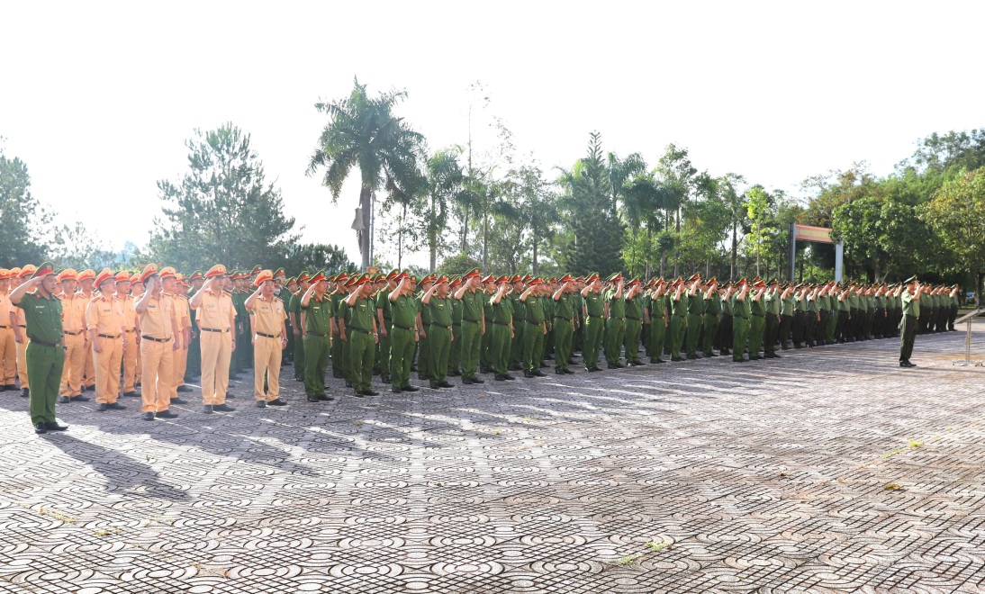 Đắk Nông triệt phá đường dây làm giả tài liệu, con dấu và lừa đảo chiếm đoạt hơn 10 tỷ đồng- Ảnh 1.