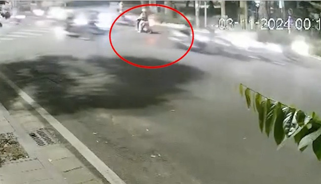 Vụ tông tử vong cô gái dừng chờ đèn đỏ: Nhóm "quái xế" đối diện tội danh gì?- Ảnh 1.