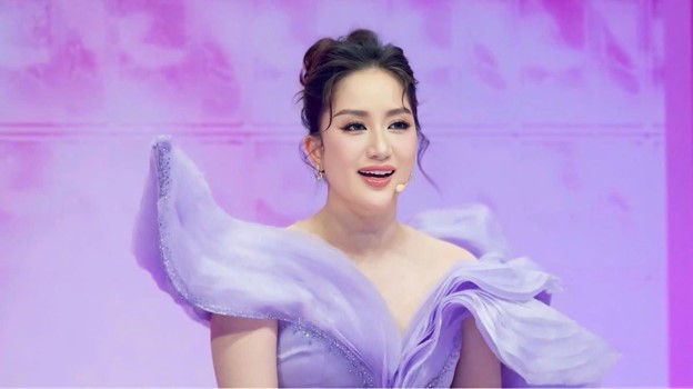 "Nữ hoàng dancesport" Khánh Thi tỏa sáng trên "ghế nóng" của Bước nhảy hoàn vũ với nhan sắc không tuổi- Ảnh 2.