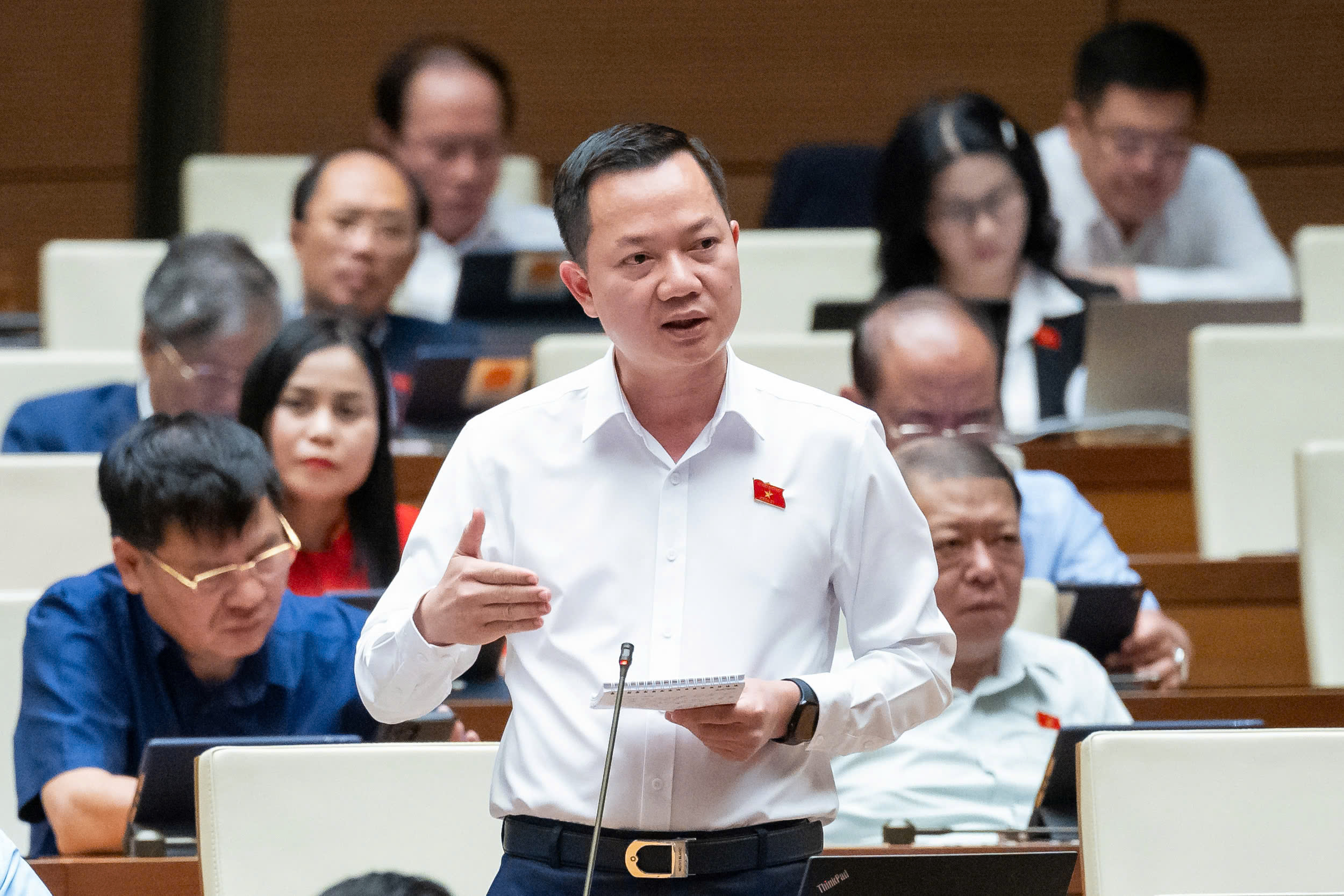 Kỳ họp thứ 8 đầy cảm xúc với những quyết định mang tính lịch sử- Ảnh 2.