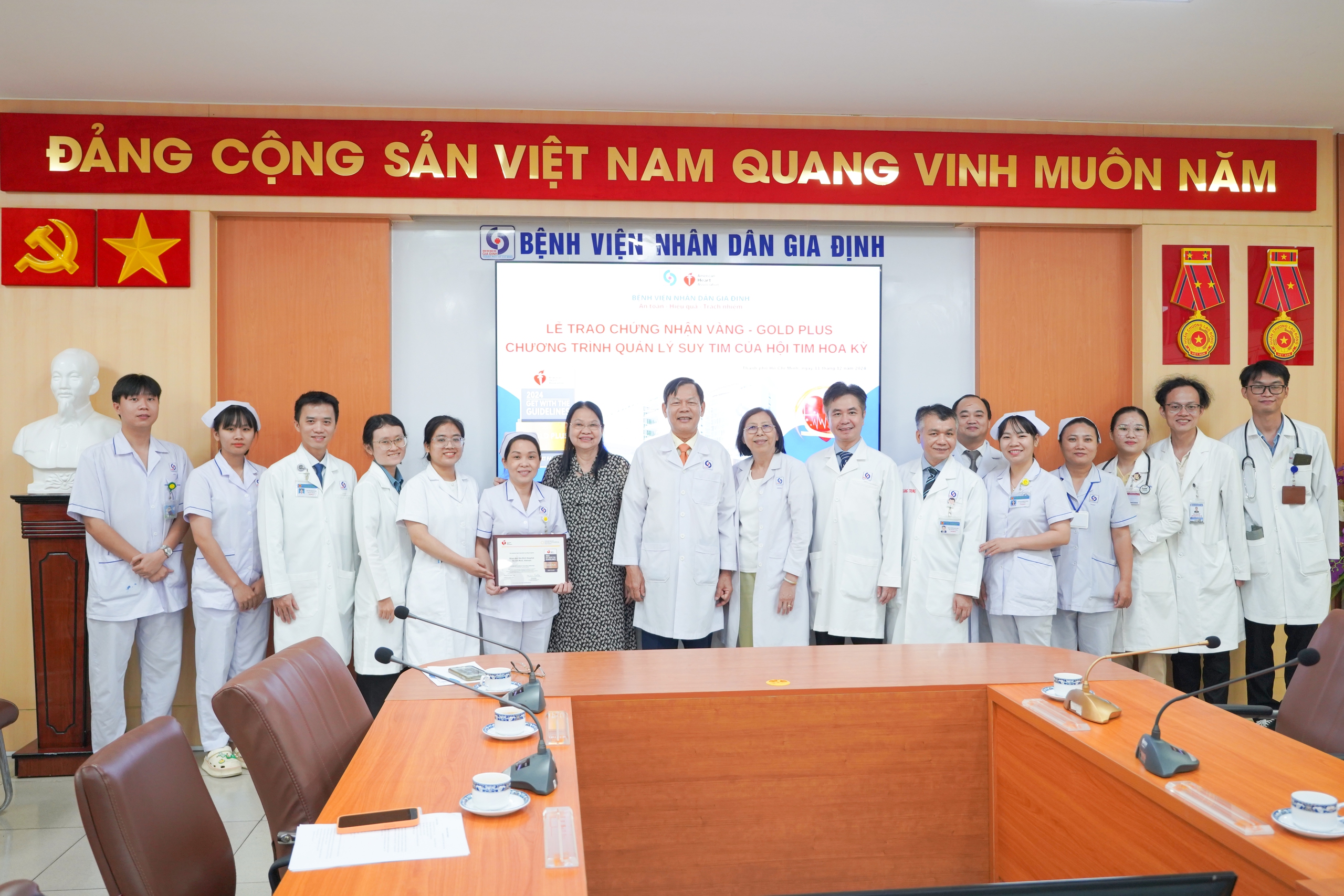 Bệnh viện đa khoa đầu tiên ở Việt Nam đạt "Chứng nhận vàng" trong điều trị suy tim- Ảnh 1.