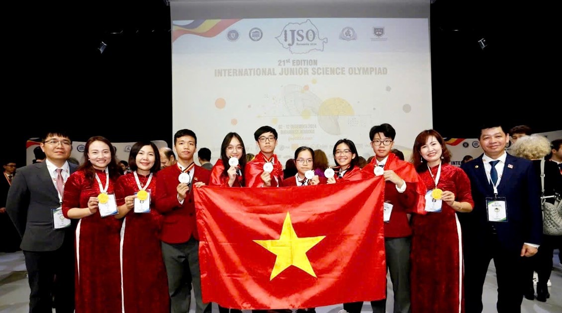 Học sinh Hà Nội mang về 6 huy chương tại kỳ Olympic khoa học trẻ quốc tế 2024- Ảnh 1. Học sinh Hà Nội mang về 6 huy chương tại kỳ Olympic khoa học trẻ quốc tế 2024- Ảnh 1.