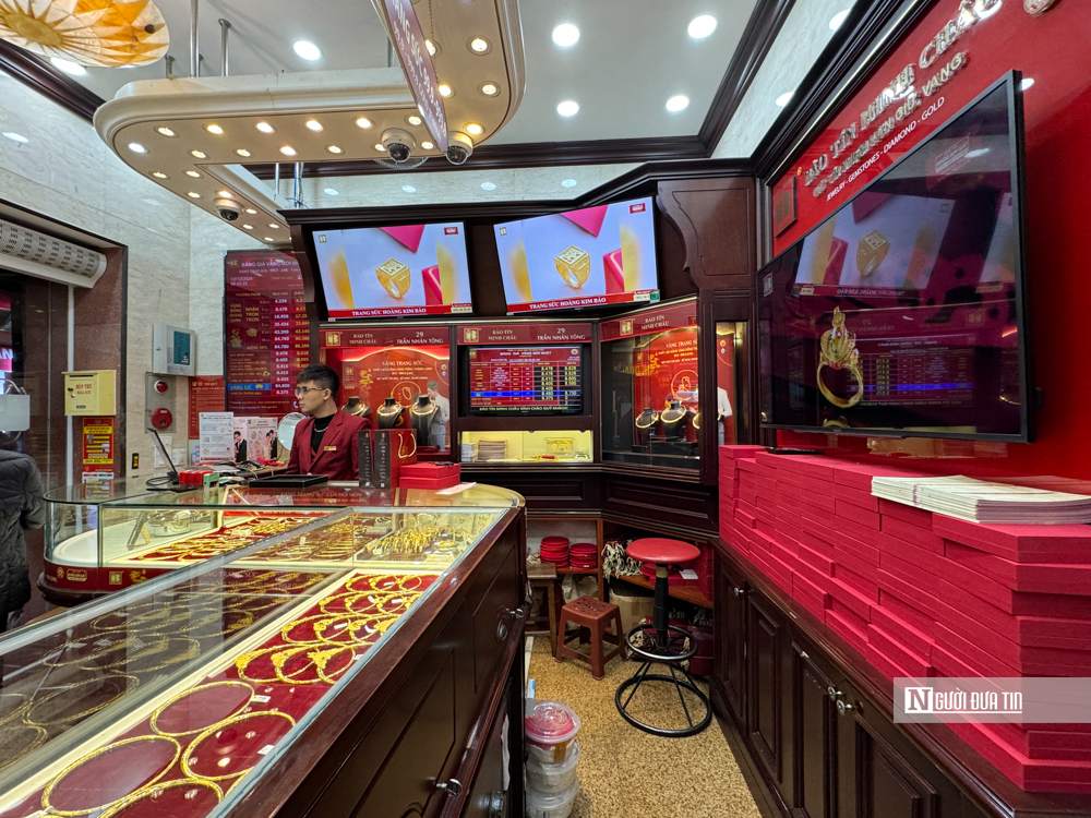 Người dân "dễ thở" hơn khi mua bán vàng- Ảnh 4.