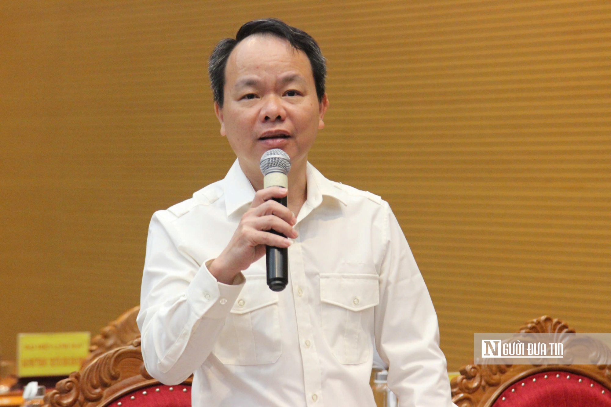 Ông Nguyễn Anh Tuấn - Cục trưởng Cục Thuế tỉnh Bình Định giải trình về đóng góp của du lịch vào ngân sách. Ảnh: Thu Dịu Ông Nguyễn Anh Tuấn - Cục trưởng Cục Thuế tỉnh Bình Định giải trình về đóng góp của du lịch vào ngân sách. Ảnh: Thu Dịu