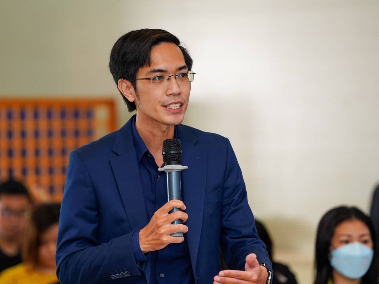 "Con dao hai lưỡi" từ thẻ tín dụng: Giới trẻ "cày" cả tháng chỉ đủ trả nợ- Ảnh 2. "Con dao hai lưỡi" từ thẻ tín dụng: Giới trẻ "cày" cả tháng chỉ đủ trả nợ- Ảnh 2.