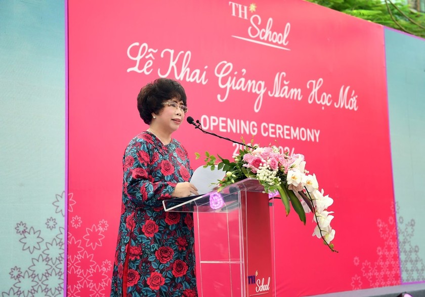 Hàng trăm triệu tiền học phí, hàng chục triệu tiền xe bus mỗi năm tại TH School- Ảnh 3. Hàng trăm triệu tiền học phí, hàng chục triệu tiền xe bus mỗi năm tại TH School- Ảnh 3.