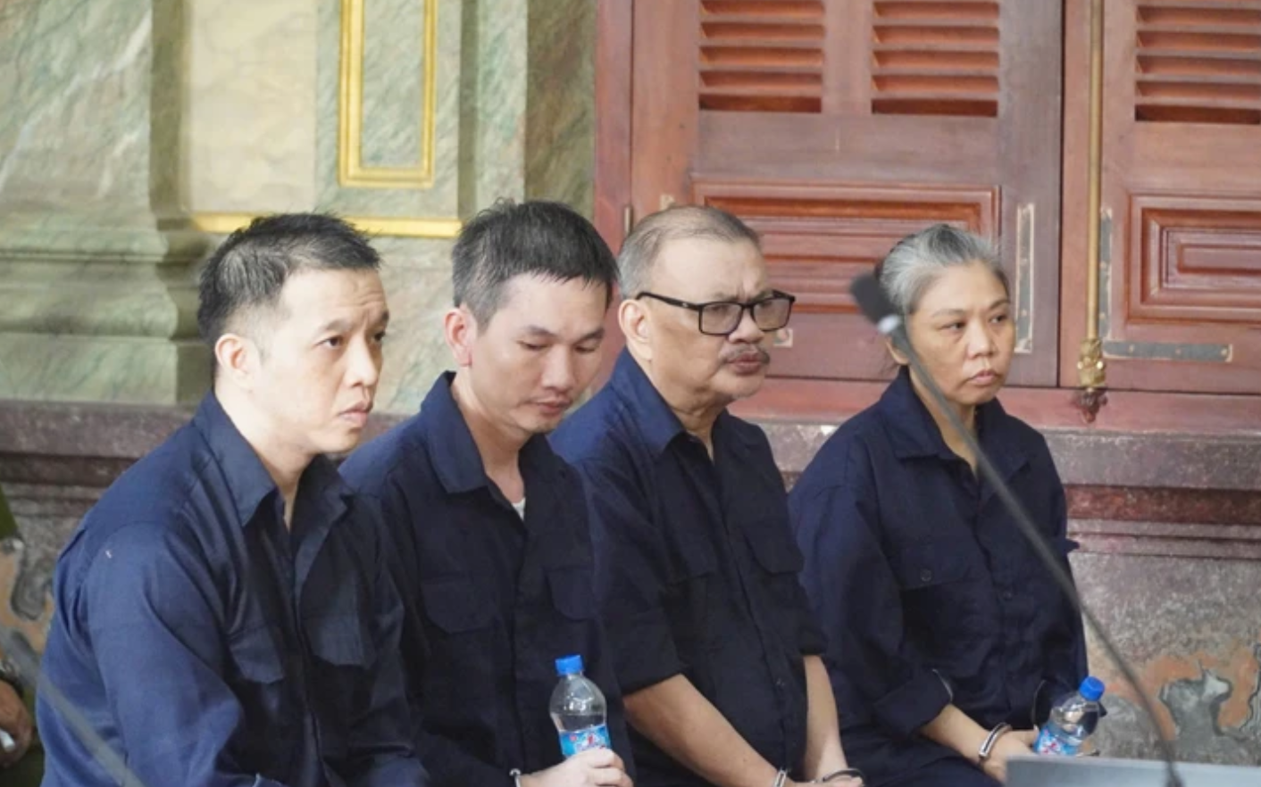 Tuyên án 8 bị cáo trong vụ biến tài sản công thành tài sản tư