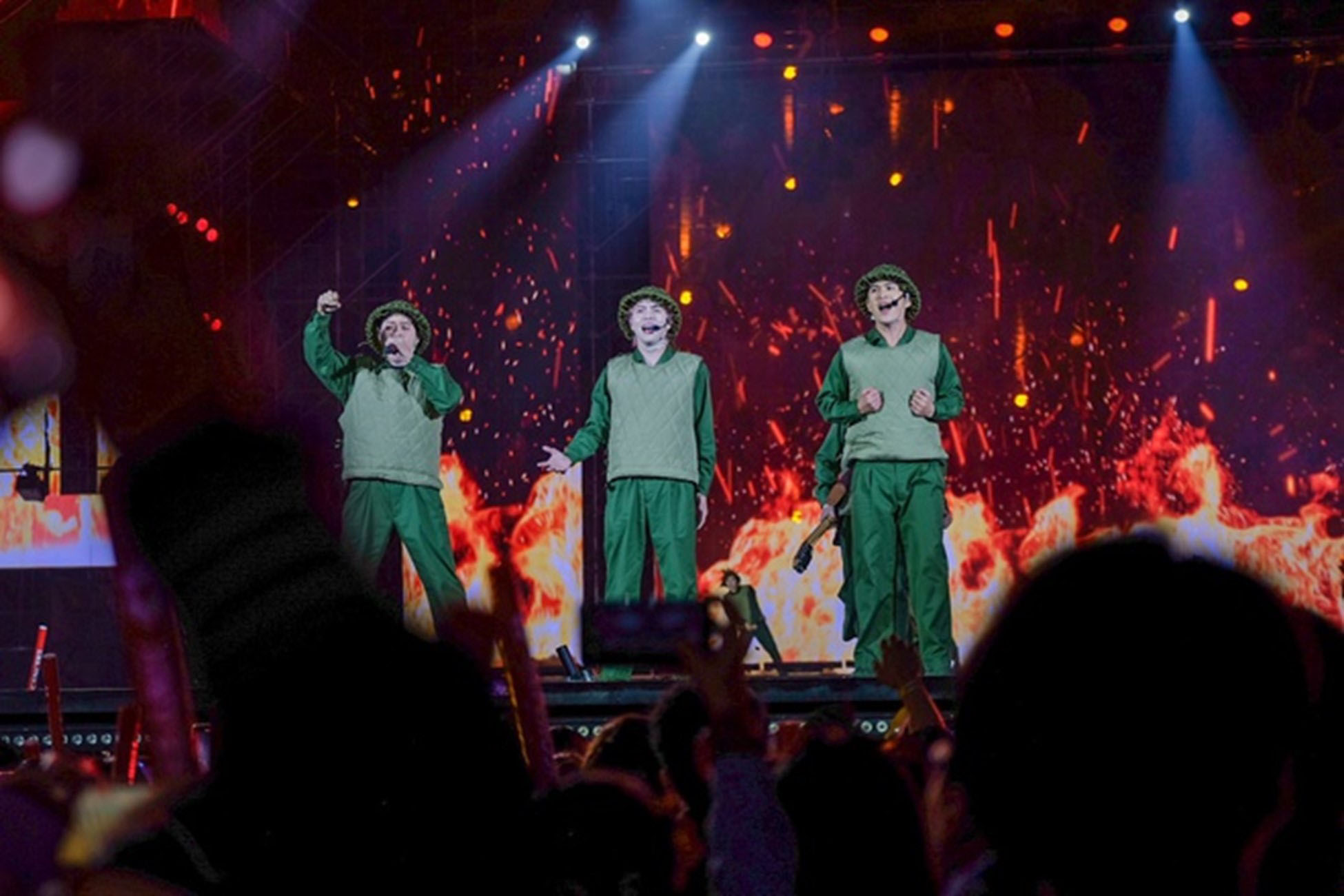 NSND Tự Long đổ bệnh sau concert Anh trai vượt ngàn chông gai- Ảnh 6. NSND Tự Long đổ bệnh sau concert Anh trai vượt ngàn chông gai- Ảnh 6.