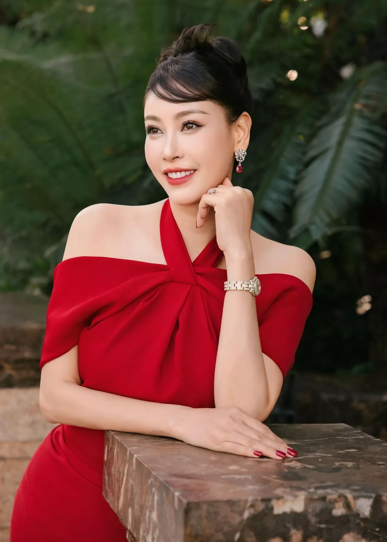 Hoa hậu Hà Kiều Anh khoe nhan sắc mặn mà tuổi U50- Ảnh 1. Hoa hậu Hà Kiều Anh khoe nhan sắc mặn mà tuổi U50- Ảnh 1.