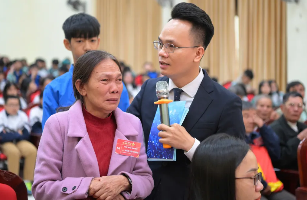 Xúc động những giọt nước mắt Xúc động những giọt nước mắt