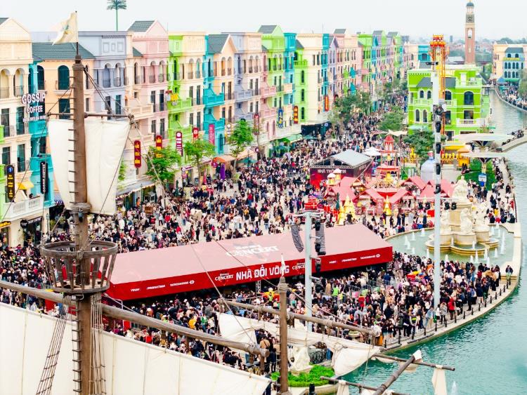 Ocean City đón hơn 130.000 lượt khách đến vui chơi, thưởng thức concert “Anh trai vượt ngàn chông gai”- Ảnh 1. Ocean City đón hơn 130.000 lượt khách đến vui chơi, thưởng thức concert “Anh trai vượt ngàn chông gai”- Ảnh 1.