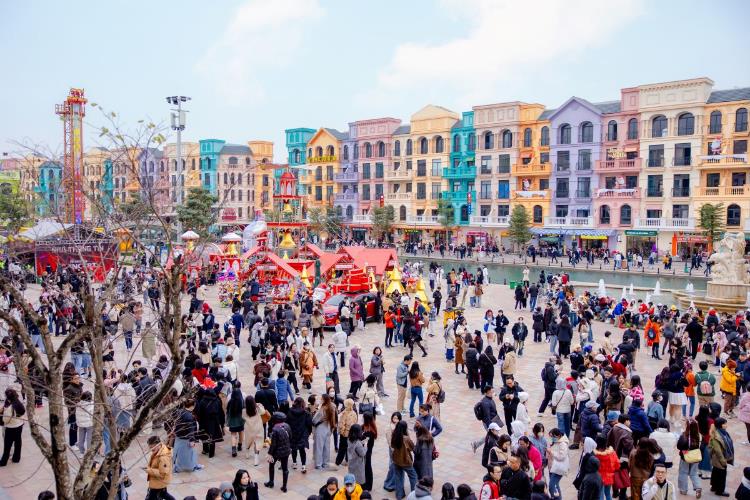 Ocean City đón hơn 130.000 lượt khách đến vui chơi, thưởng thức concert “Anh trai vượt ngàn chông gai”- Ảnh 6. Ocean City đón hơn 130.000 lượt khách đến vui chơi, thưởng thức concert “Anh trai vượt ngàn chông gai”- Ảnh 6.