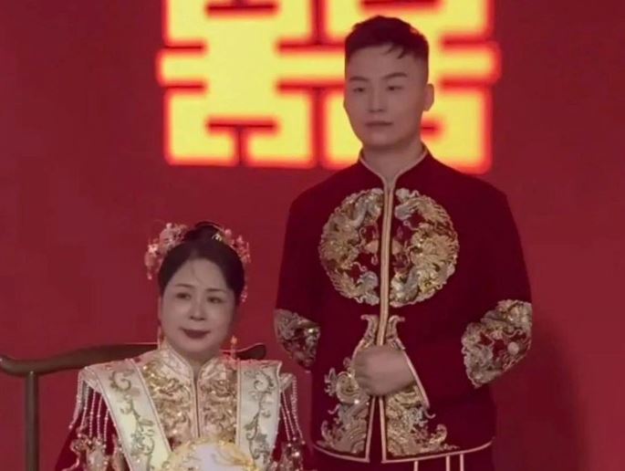 Đi thuê nhà, chàng trai 20 tuổi "cưa đổ" luôn bà chủ 40 tuổi- Ảnh 2. Đi thuê nhà, chàng trai 20 tuổi "cưa đổ" luôn bà chủ 40 tuổi- Ảnh 2.
