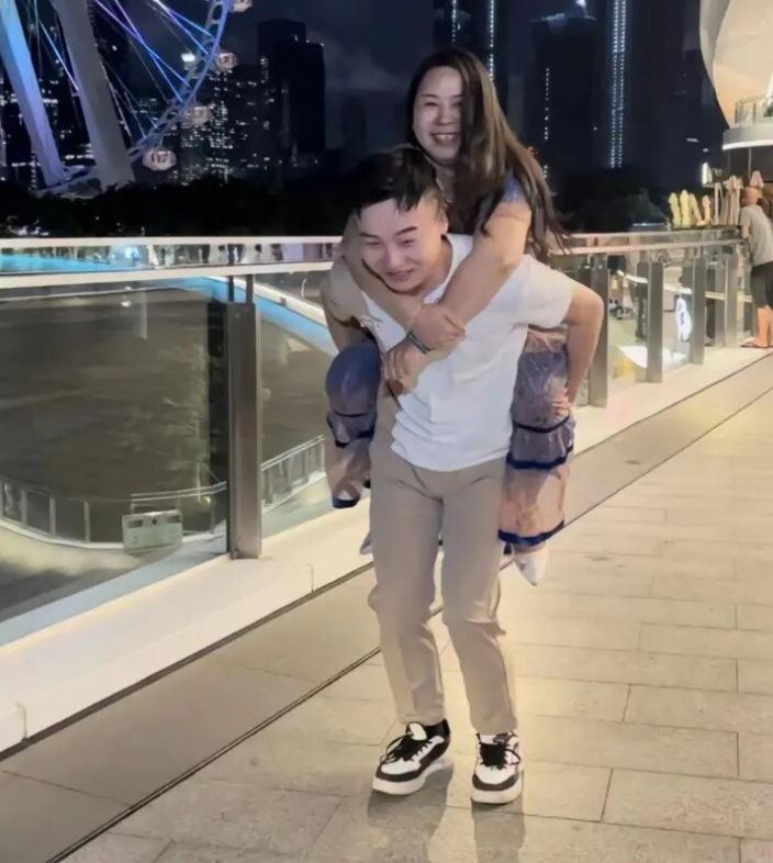 Đi thuê nhà, chàng trai 20 tuổi "cưa đổ" luôn bà chủ 40 tuổi- Ảnh 1. Đi thuê nhà, chàng trai 20 tuổi "cưa đổ" luôn bà chủ 40 tuổi- Ảnh 1.