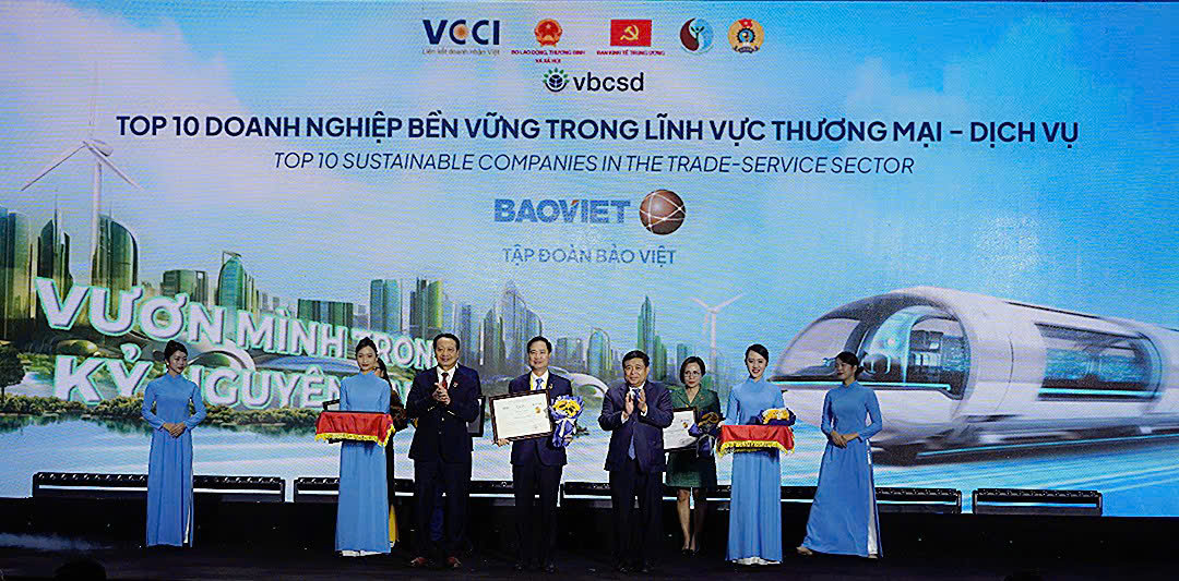 Bảo Việt 60 năm - liên tiếp được vinh danh 
trong Top 10 “Doanh nghiệp bền vững nhất Việt Nam”- Ảnh 2.