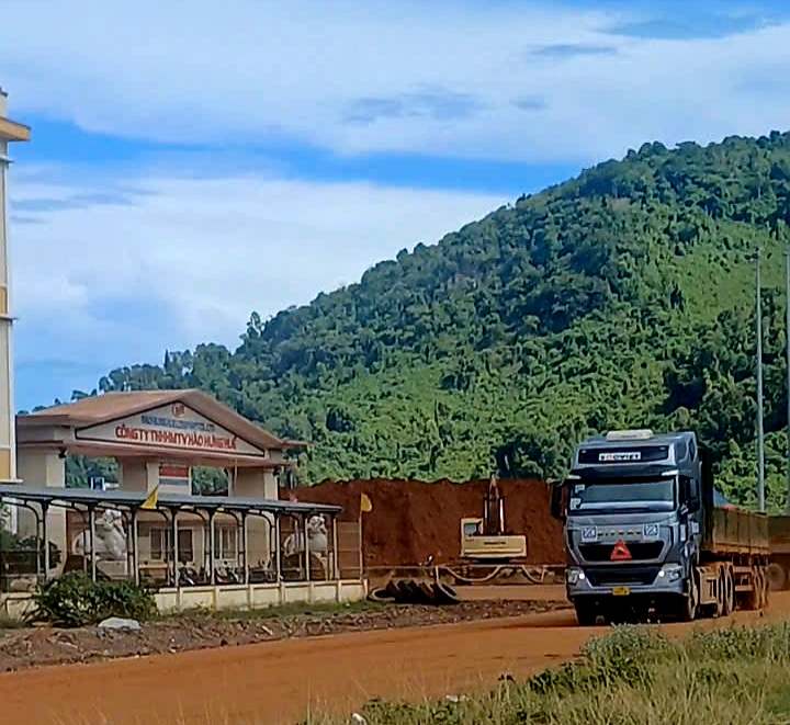 Làm nước biển đổi màu, một công ty ở Huế bị phạt hơn nửa tỷ đồng- Ảnh 1.