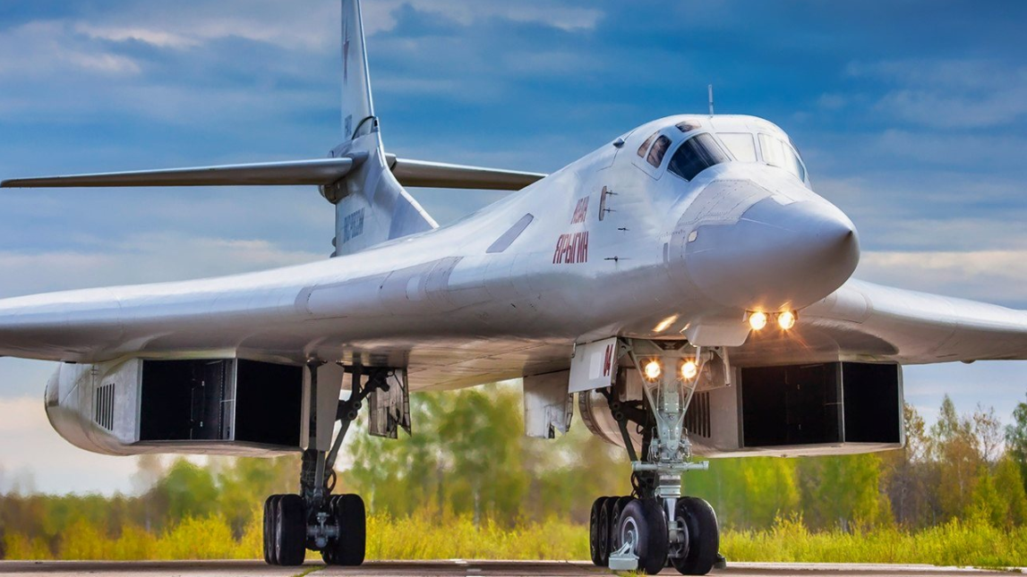 Máy bay ném bom Tu-160M: “Thiên nga trắng” thống trị bầu trời- Ảnh 3.