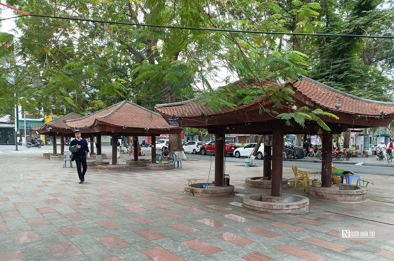 Hải Phòng: Không có chuyện dẹp bỏ các quán hoa ở dải trung tâm- Ảnh 1. Hải Phòng: Không có chuyện dẹp bỏ các quán hoa ở dải trung tâm- Ảnh 1.