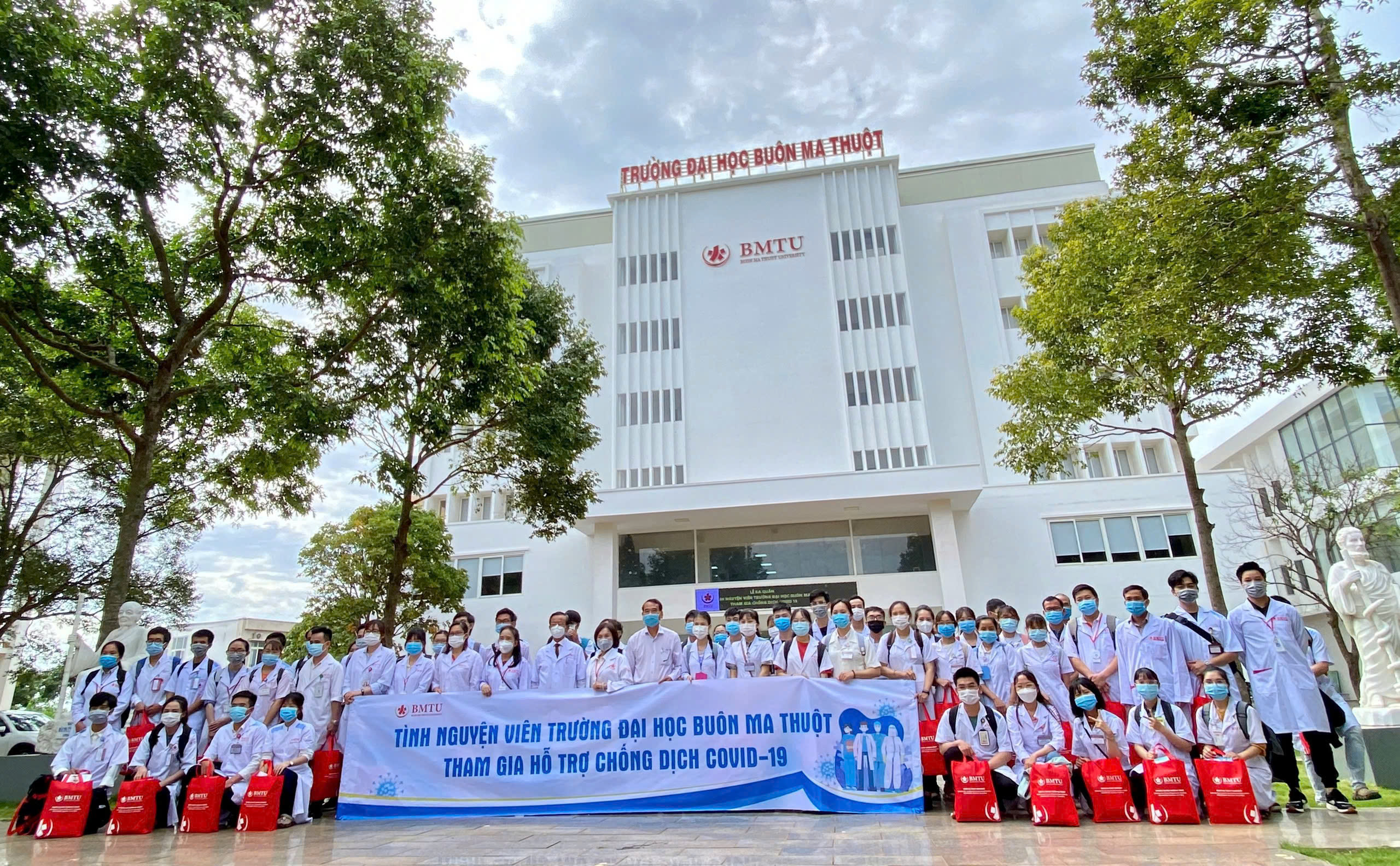 Trường Đại học Y Dược Buôn Ma Thuột chú trọng nâng cao chất lượng đào tạo nguồn nhân lực- Ảnh 2.