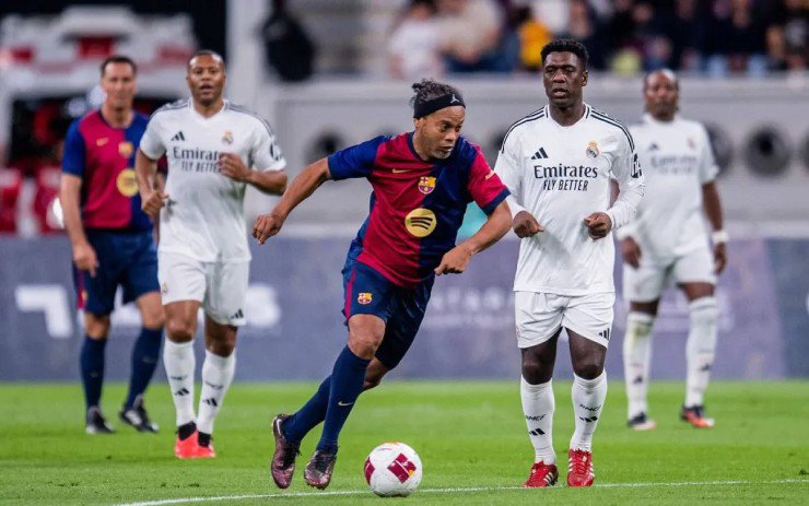 Ronaldinho đón tin vui bất ngờ ở tuổi 44- Ảnh 2.