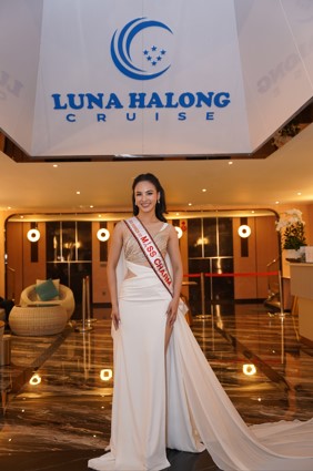 Top 3 Miss Charm 2024 - Khám phá Vịnh Di sản Hạ Long với vẻ đẹp lộng lẫy và trải nghiệm độc đáo- Ảnh 4.