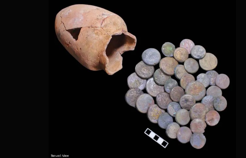 Khai quật mộ cổ, lóa mắt trước "kho báu" đầy vàng- Ảnh 1. Khai quật mộ cổ, lóa mắt trước "kho báu" đầy vàng- Ảnh 1.