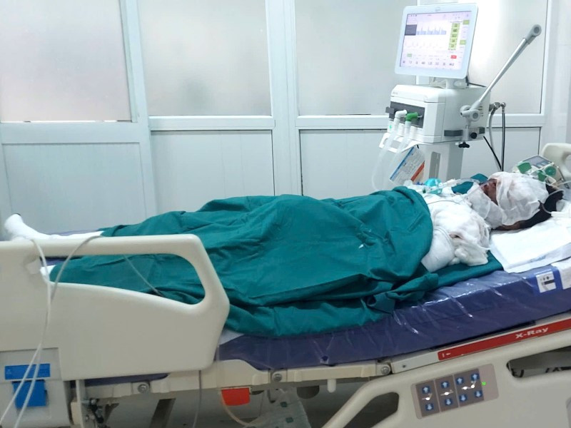 Rủ nhau nghịch dại, 3 thanh niên cấp cứu trong tình trạng nguy kịch- Ảnh 1. Rủ nhau nghịch dại, 3 thanh niên cấp cứu trong tình trạng nguy kịch- Ảnh 1.
