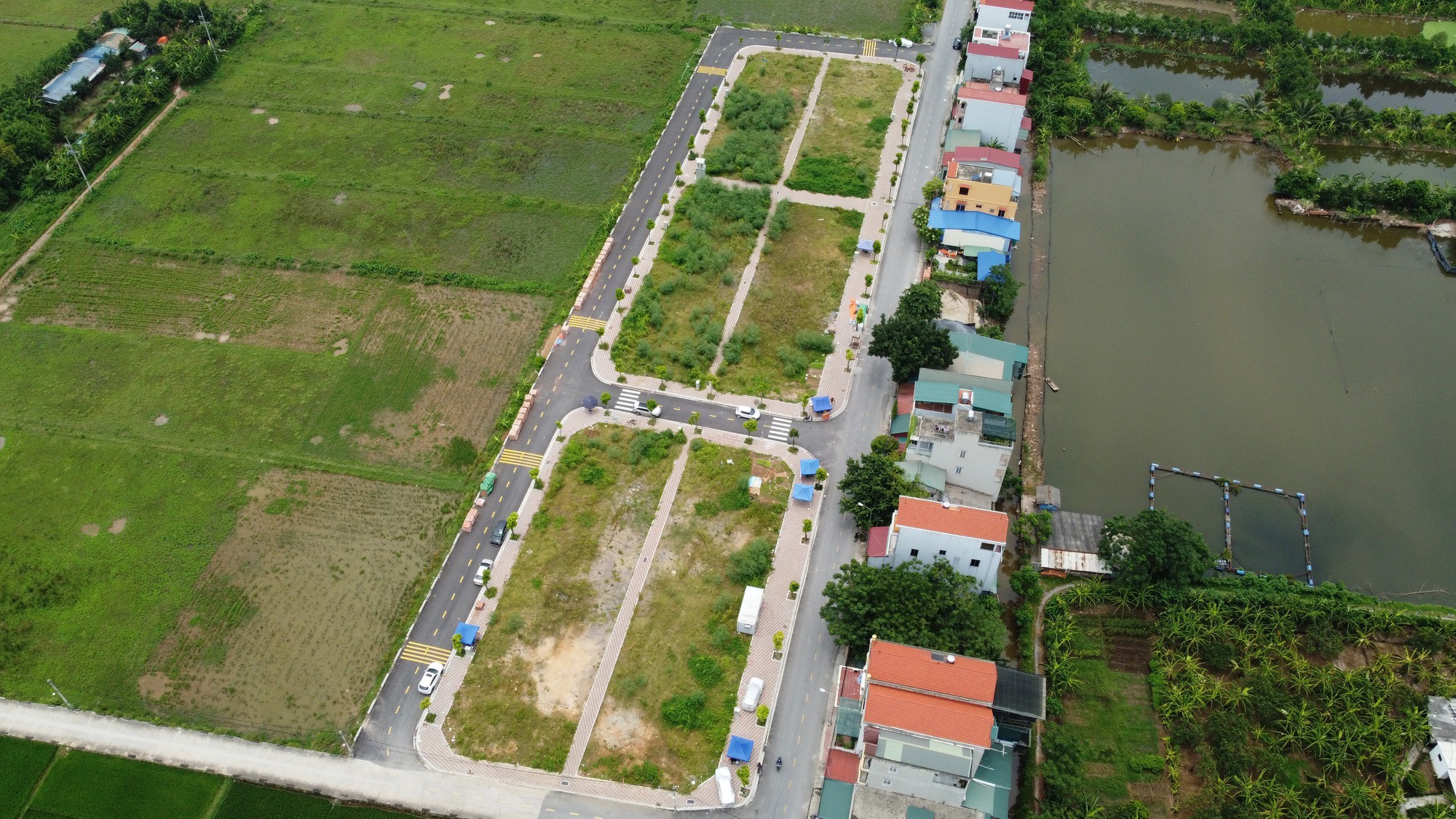 Công an xác minh dấu hiệu bất thường trong phiên đấu giá 22 thửa đất ở Thanh Oai, Hà Nội- Ảnh 1. Công an xác minh dấu hiệu bất thường trong phiên đấu giá 22 thửa đất ở Thanh Oai, Hà Nội- Ảnh 1.