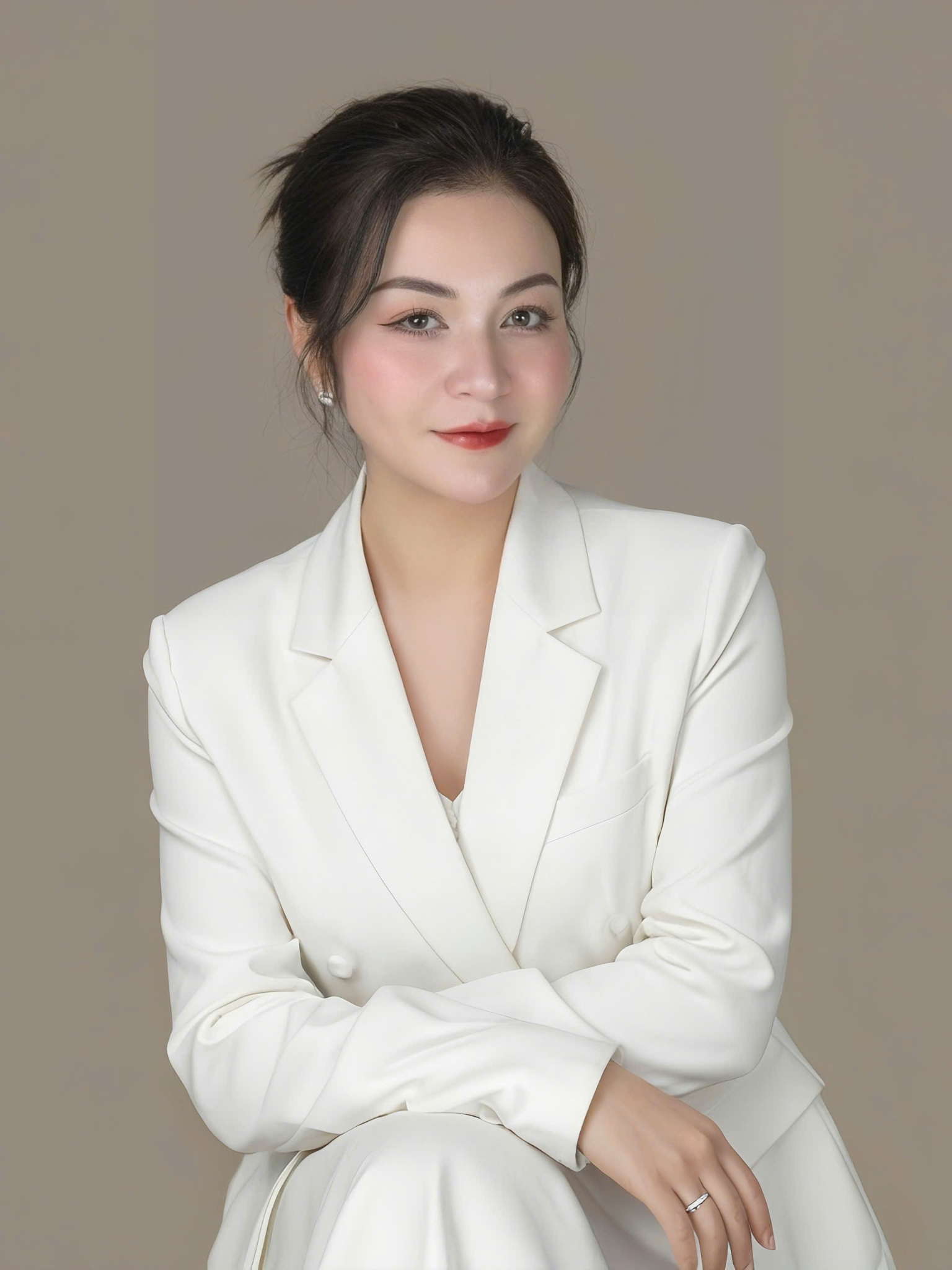 CEO Mona Clinic - Spa hàng đầu đồng tháp trải lòng về sự nghiệp rực rỡ của mình- Ảnh 1.