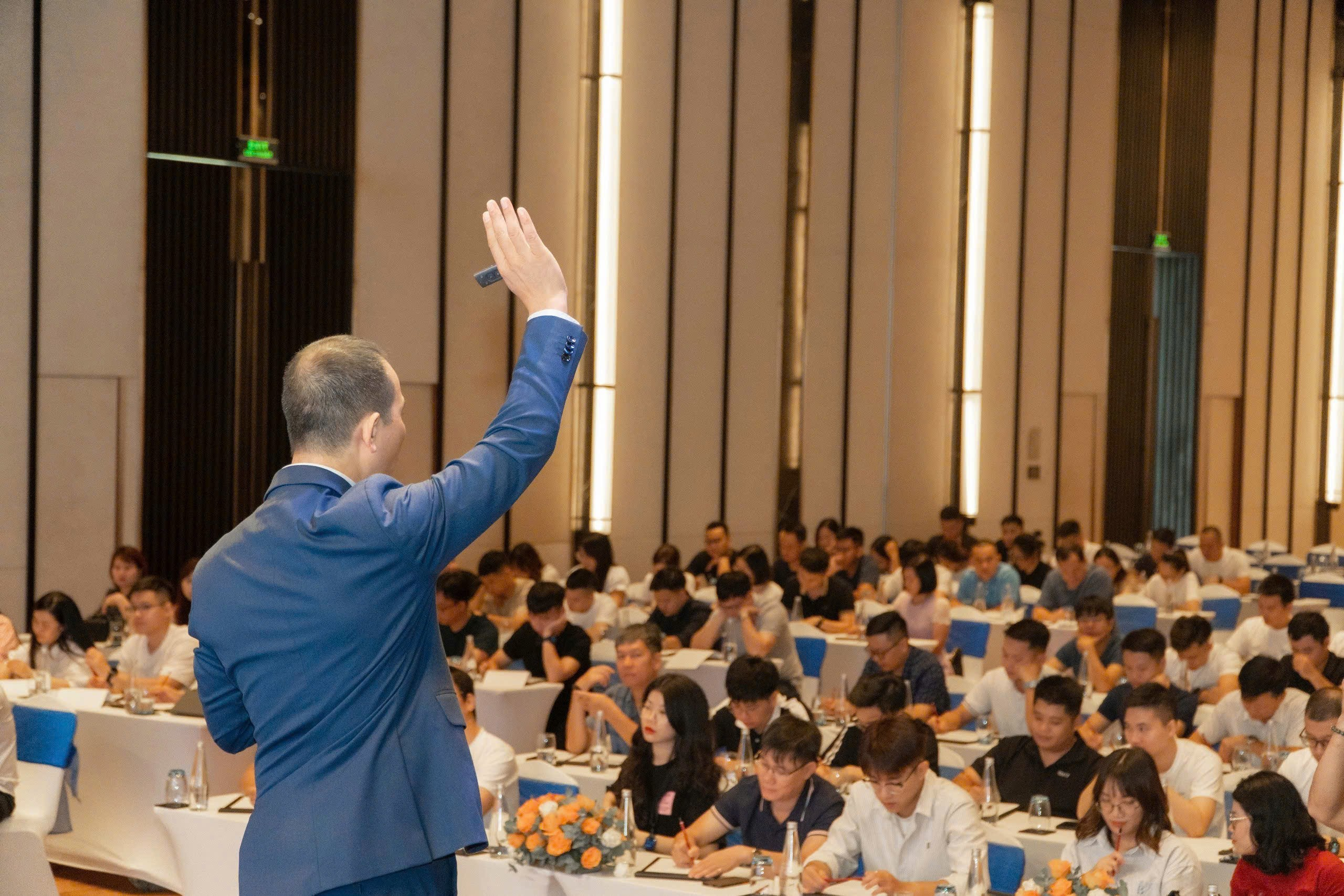 Master NLP Trainer Nguyễn Xuân Hương - Người lan tỏa giá trị cho người Việt toàn cầu- Ảnh 4.