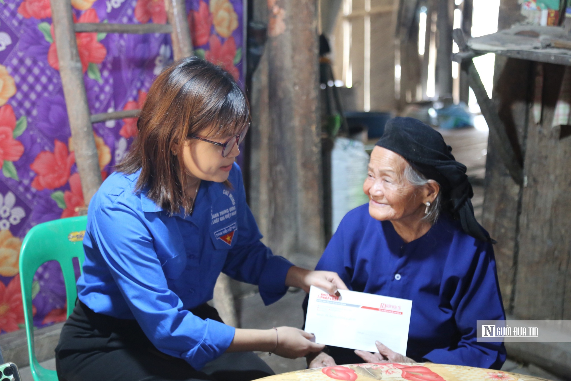 Tuổi trẻ Tạp chí ĐS&PL và Viện Thẩm mỹ Dr.Sơn chung tay xóa nhà tạm, nhà dột nát tại Cao Bằng- Ảnh 3.