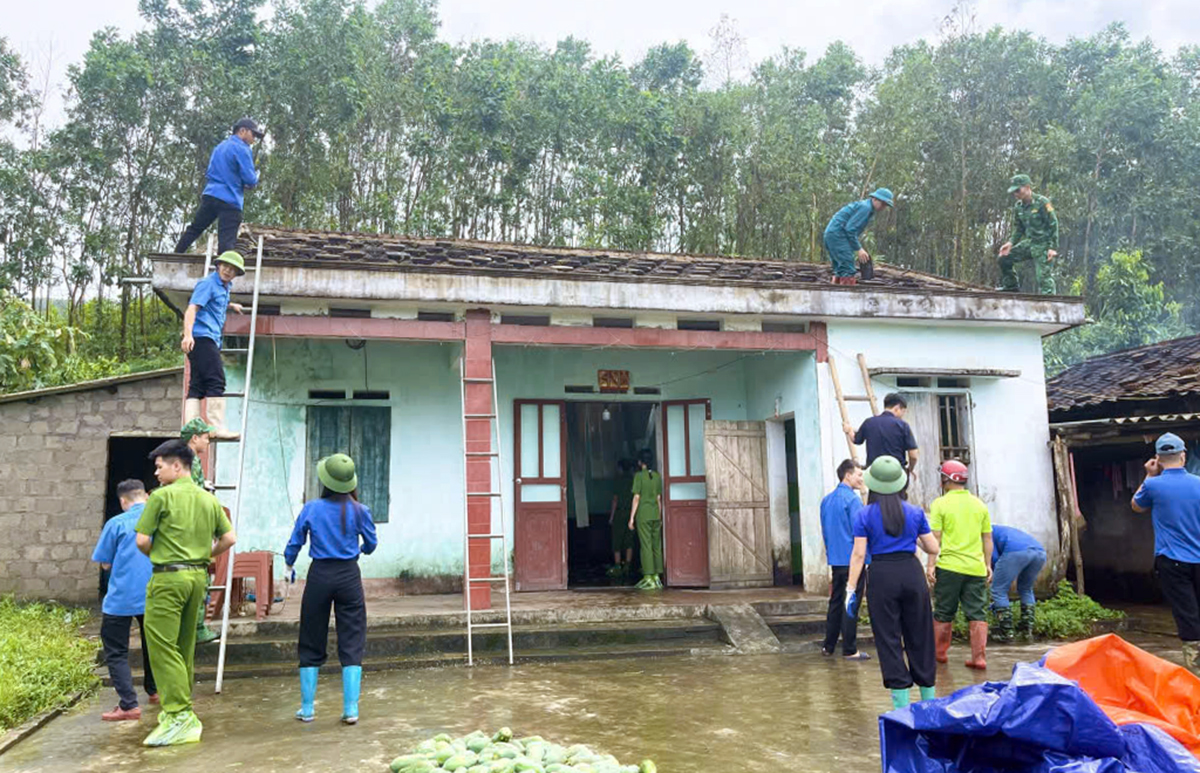 Quảng Ninh: Gần 350 hộ nhận hỗ trợ xây, sửa nhà bị hư hỏng do bão Yagi- Ảnh 1. Quảng Ninh: Gần 350 hộ nhận hỗ trợ xây, sửa nhà bị hư hỏng do bão Yagi- Ảnh 1.