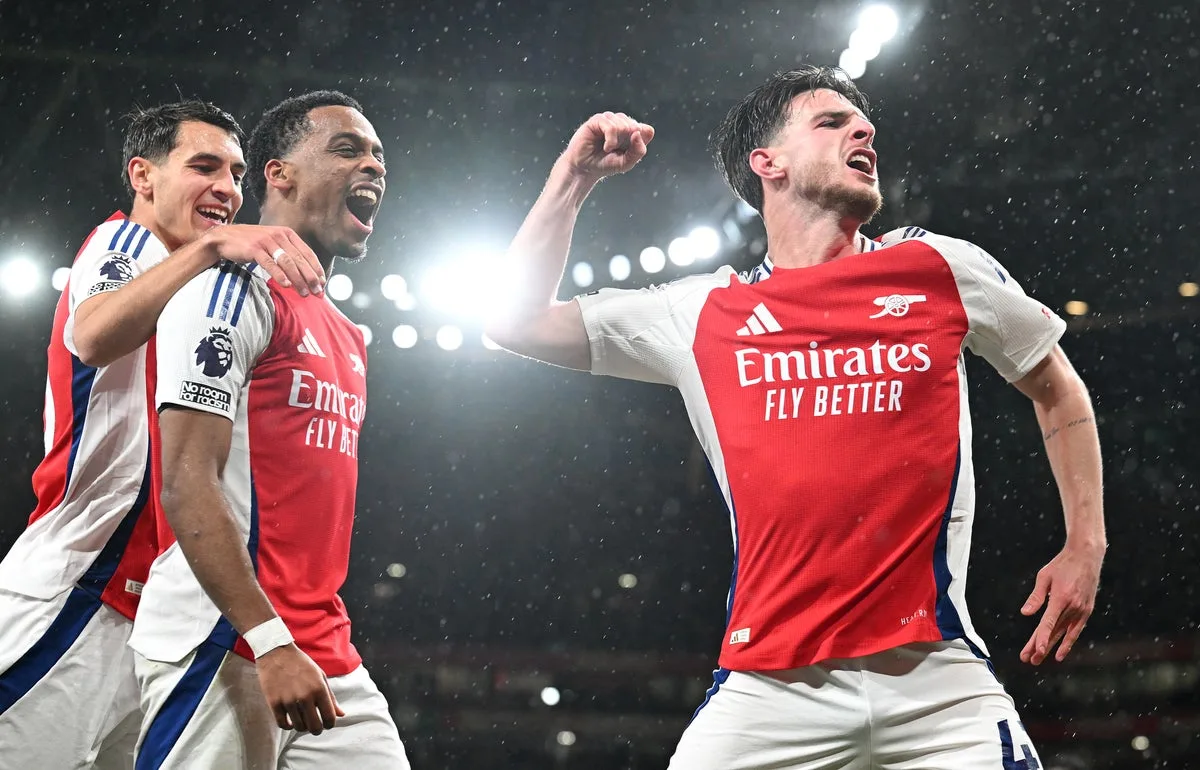 Chiến thắng trước Manchester United giúp Arsenal tiếp tục duy trì phong độ cao trong cuộc đua vô địch. (Ảnh: Reuters) Chiến thắng trước Manchester United giúp Arsenal tiếp tục duy trì phong độ cao trong cuộc đua vô địch. (Ảnh: Reuters)