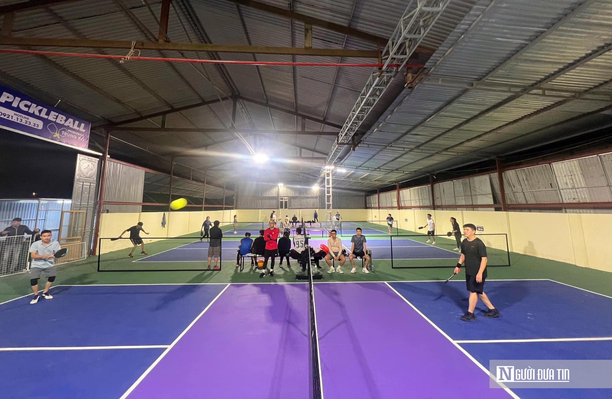 Trang phục hở hang khi chơi Pickleball làm “nóng” nghị trường HĐND Nghệ An