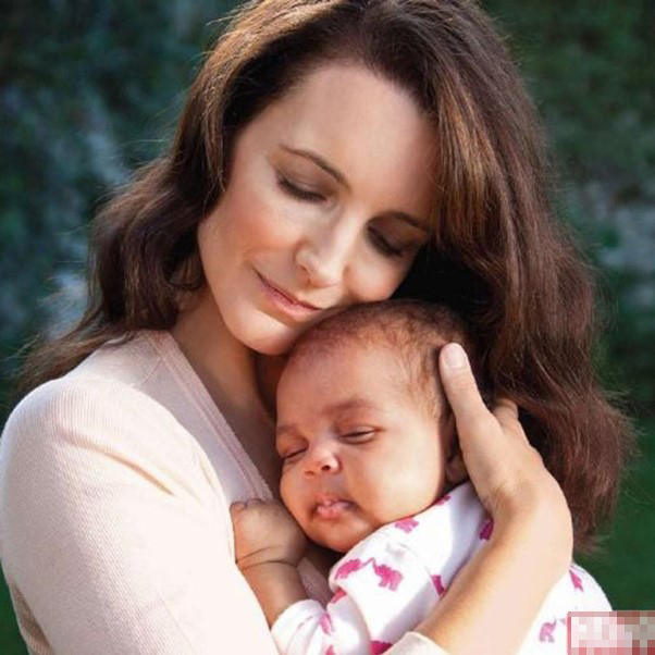 Kristin Davis - Sao nữ đẹp nhất của bộ phim kinh điển, chưa kết hôn nhưng quyết định làm mẹ ở tuổi U50- Ảnh 2.