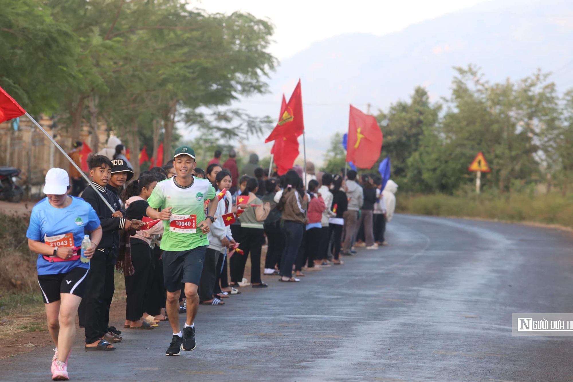 Khám phá vẻ đẹp thiên nhiên Chư Pưh qua giải chạy Half Marathon- Ảnh 3.