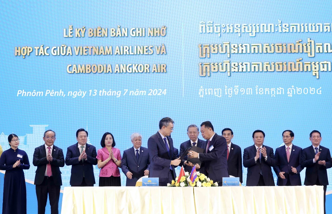 Vietnam Airlines mở đường bay thẳng Hà Nội - Phnom Penh- Ảnh 1.