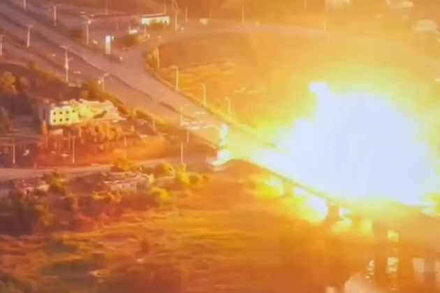 Vũ khí Nga “ra đòn” chính xác, hệ thống phòng không Ukraine bốc cháy dữ dội- Ảnh 1.