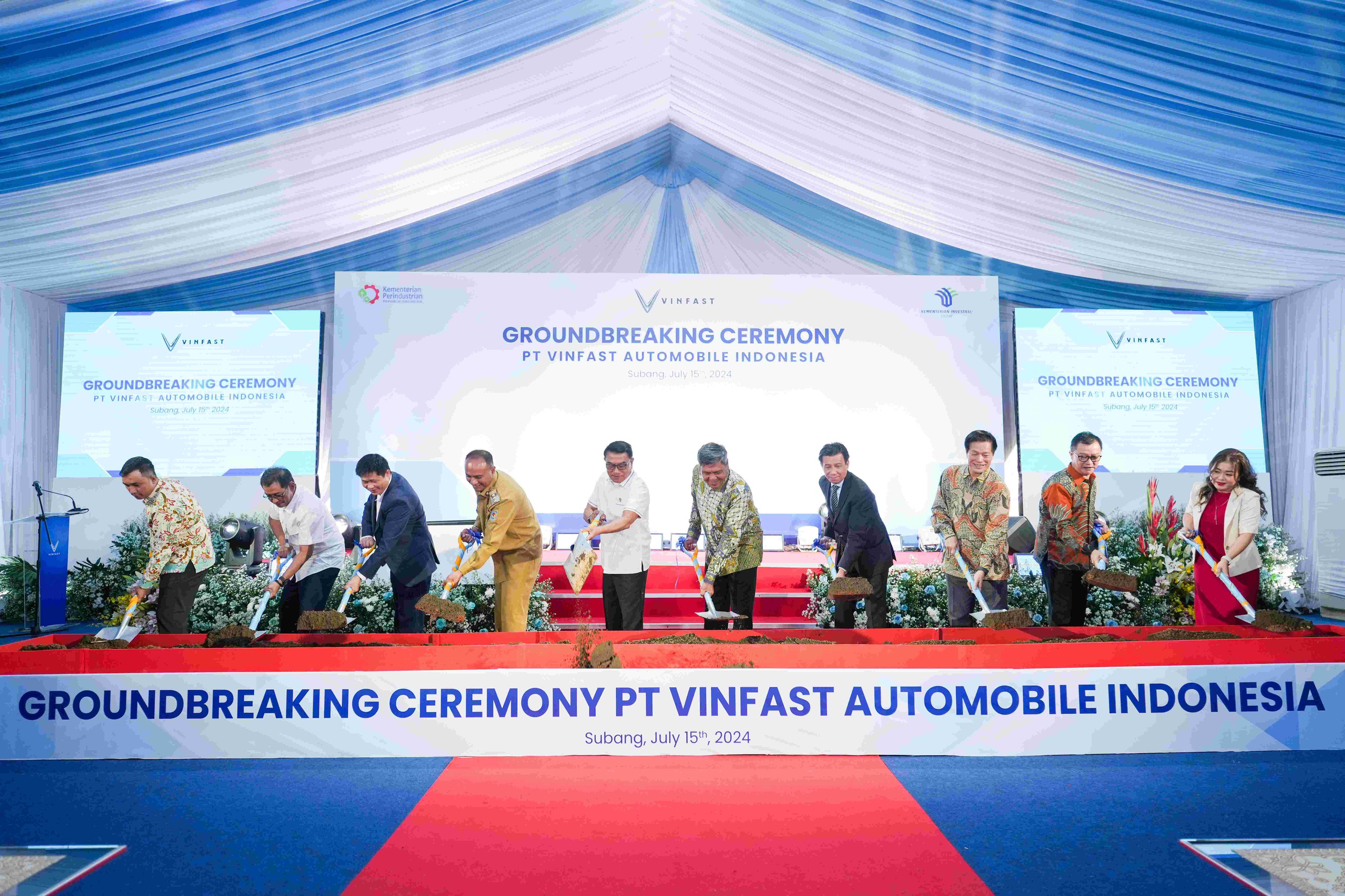VinFast chính thức động thổ nhà máy lắp ráp xe điện tại Indonesia- Ảnh 1. VinFast chính thức động thổ nhà máy lắp ráp xe điện tại Indonesia- Ảnh 1.