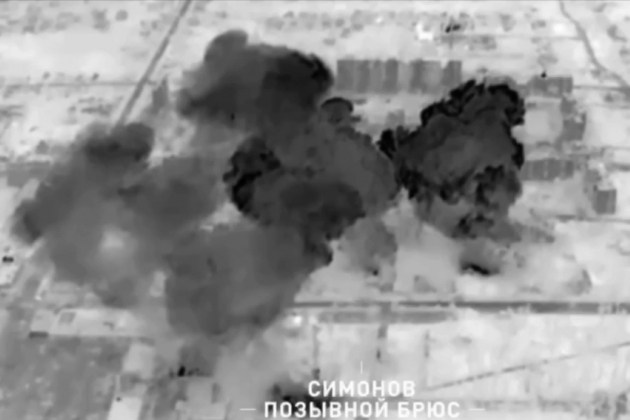 Sau 7 cú đánh chính xác của bom FAB Nga, vị trí phòng thủ kiên cố Ukraine bị vô hiệu hoá- Ảnh 1.