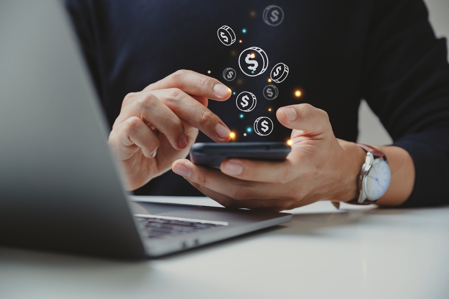 Chọn chứng khoán, gửi vàng hay an toàn với kênh tiết kiệm online?- Ảnh 1. Chọn chứng khoán, gửi vàng hay an toàn với kênh tiết kiệm online?- Ảnh 1.