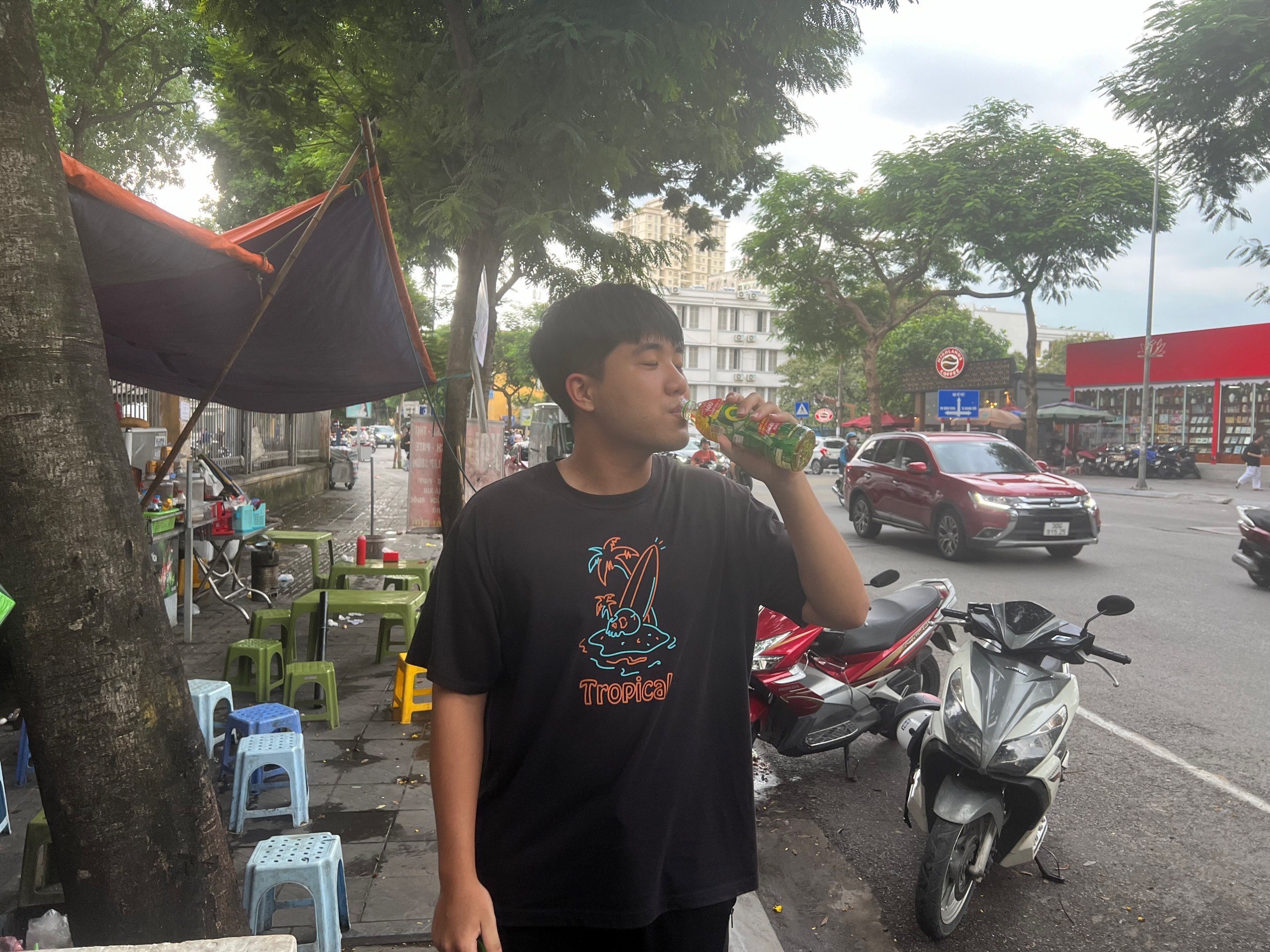 Một sinh viên bất ngờ trúng 200 triệu đồng nhờ uống Trà Xanh Không Độ: Em sẽ dùng một nửa số tiền làm từ thiện- Ảnh 1. Một sinh viên bất ngờ trúng 200 triệu đồng nhờ uống Trà Xanh Không Độ: Em sẽ dùng một nửa số tiền làm từ thiện- Ảnh 1.