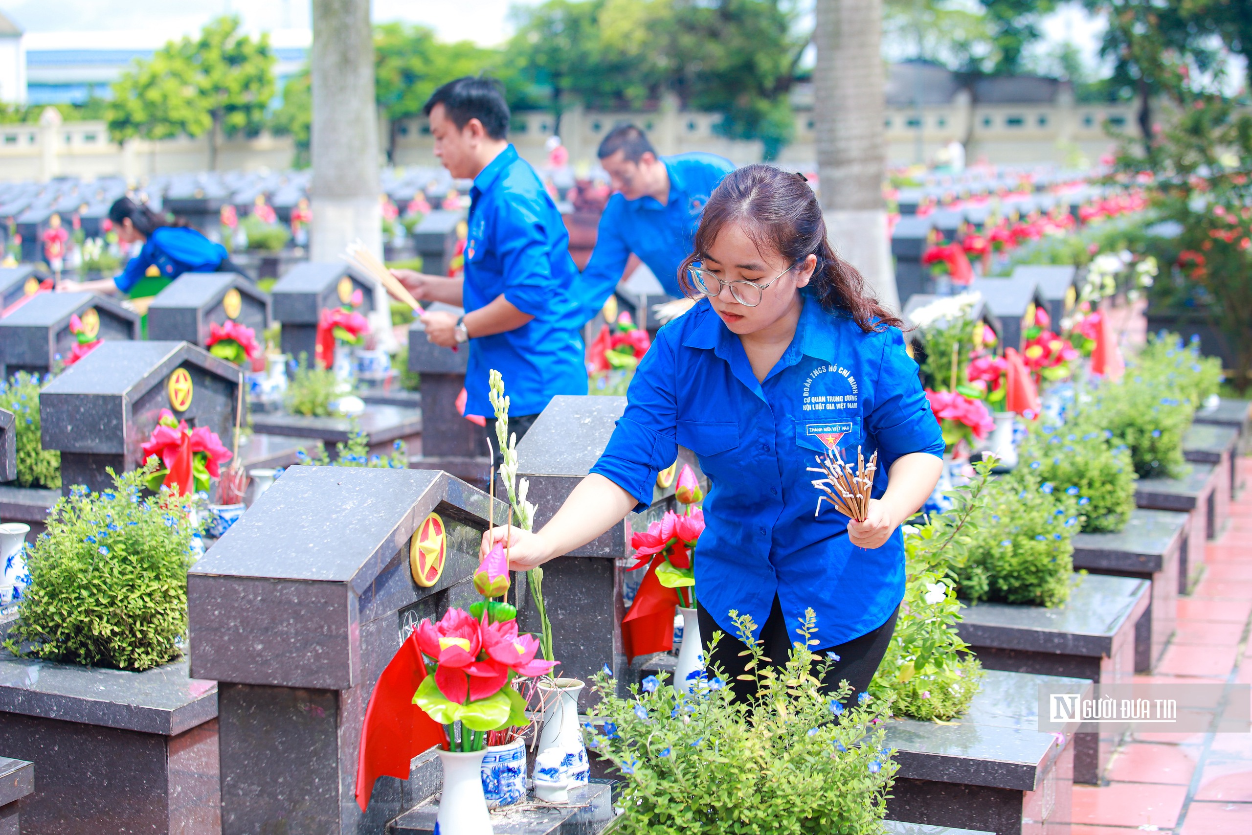Hội Luật gia Việt Nam dâng hương tưởng nhớ các anh hùng liệt sĩ nhân dịp 27/7- Ảnh 9.