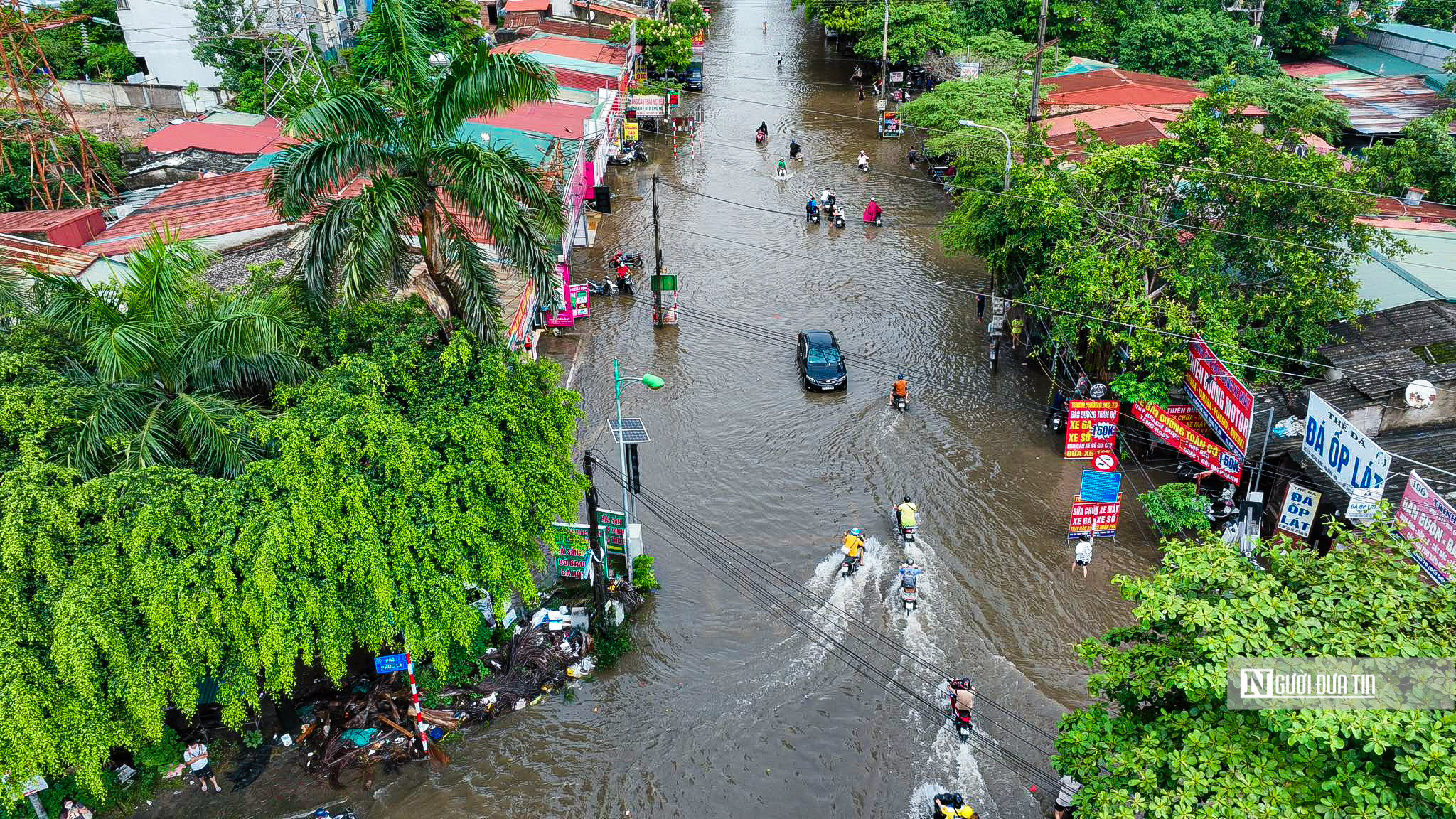 Hà Nội: Nhiều khu đô thị chìm trong biển nước- Ảnh 1.