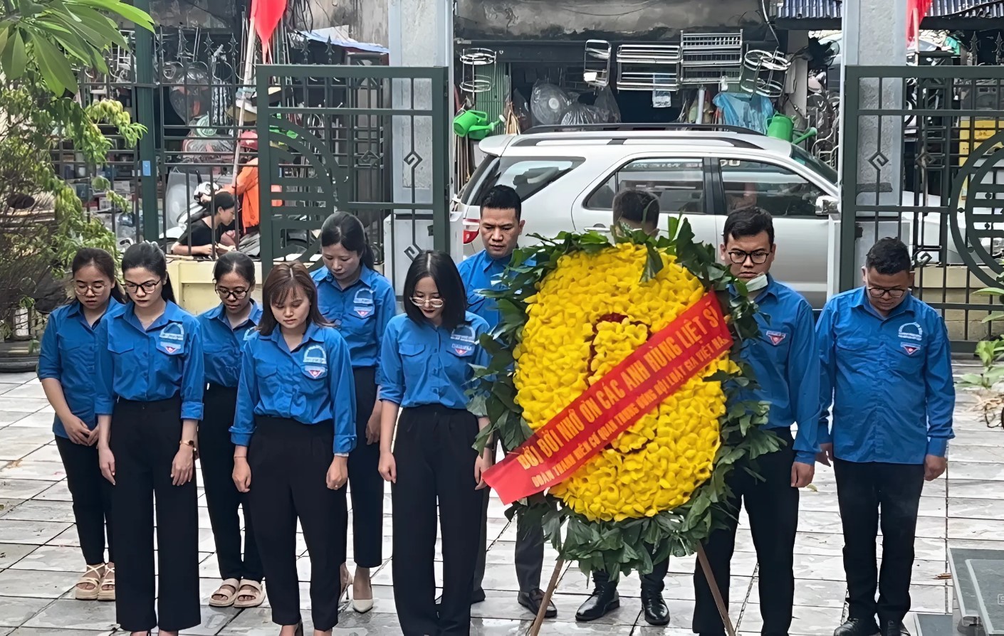 Tuổi trẻ Hội Luật gia Việt Nam tri ân tưởng niệm các anh hùng liệt sĩ nhân dịp 27/7- Ảnh 1.