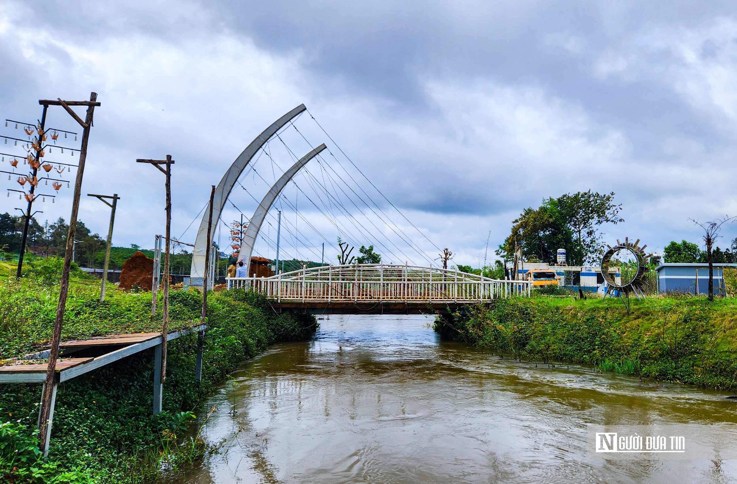 Lâm Đồng: Cầu dân sinh xây dựng không phép bị buộc tháo dỡ- Ảnh 1.